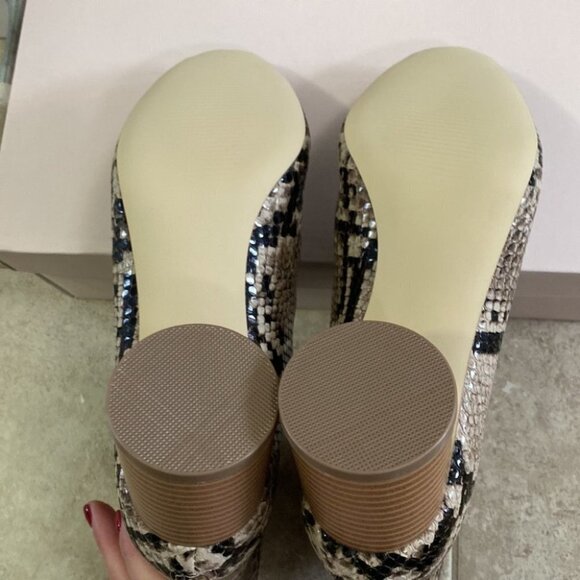 Justfab McKayla Cylinder Heeled Booties - Picture 7 of 8